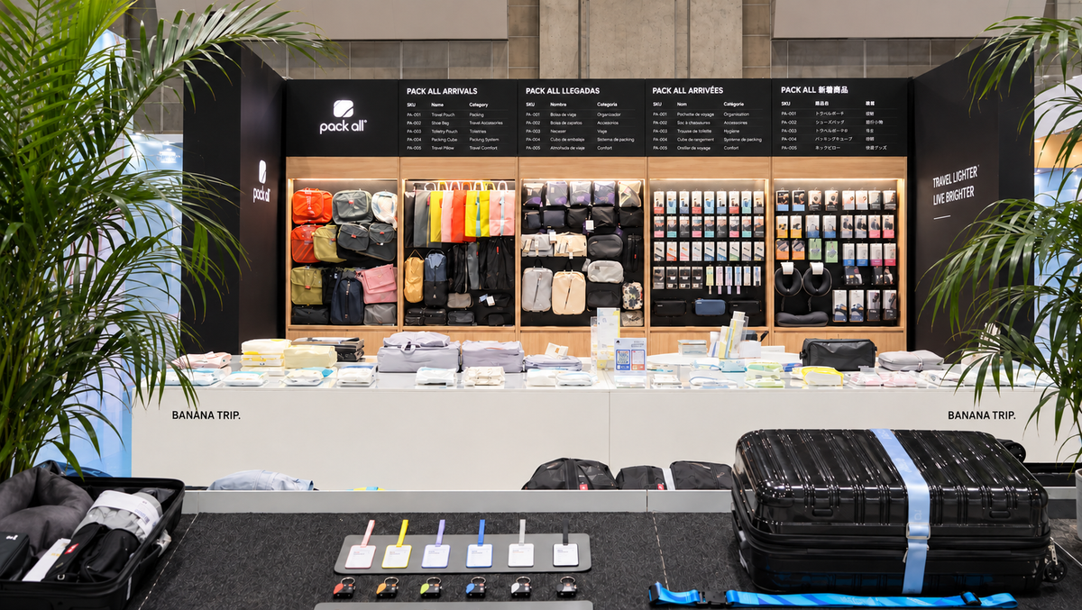 日本での代理店・卸売パートナー募集をイメージしたpack all®の商品ラインアップ。旅行収納用品やトラベルアクセサリーを幅広く紹介