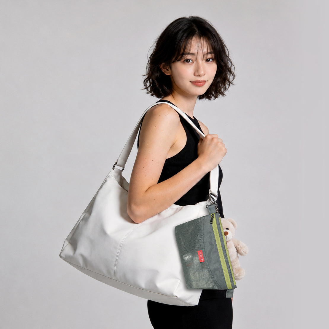 pack all快適な旅行と日常の持ち運びを表現したライフスタイルイメージ