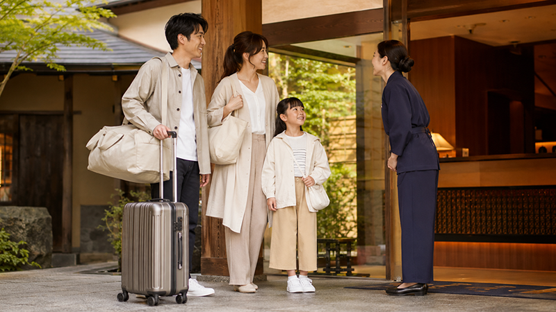 週末旅行の荷物を整える